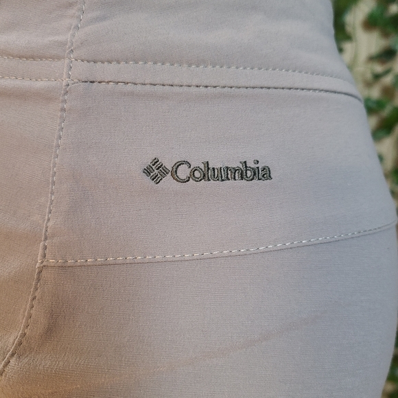 Columbia Women's Omni-Shield Outdoor Active Beige Short size 16 - Picture 4 of 13